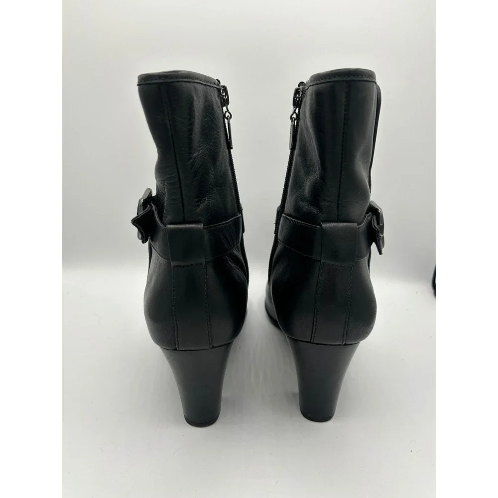Clarks artisan black